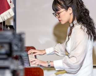 Lộ Trình Piano Cho Người Lớn Bắt Đầu Từ Con Số 0 – Học Đúng, Chơi Được