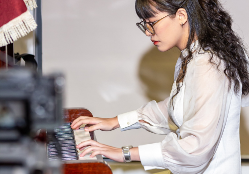 Lộ Trình Piano Cho Người Lớn Bắt Đầu Từ Con Số 0 – Học Đúng, Chơi Được
