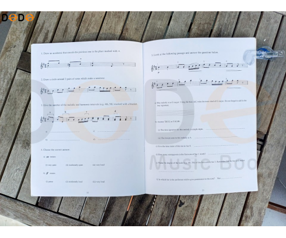 Classical Musical Moment - Helen Yeo - Grade 1-5