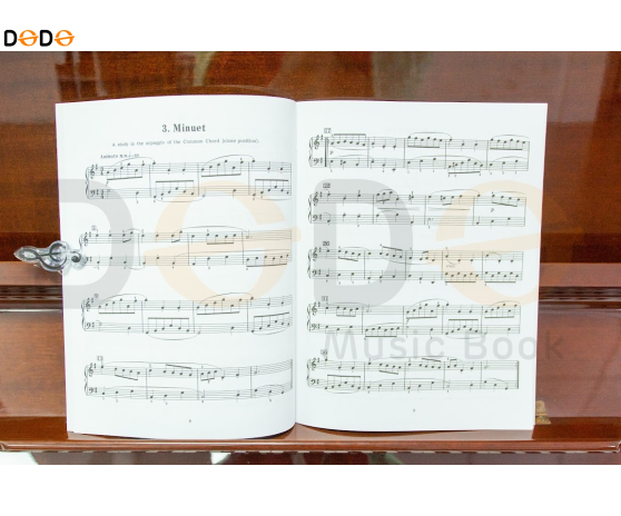 BACH FIRST LESSONS IN BACH - ALFRED